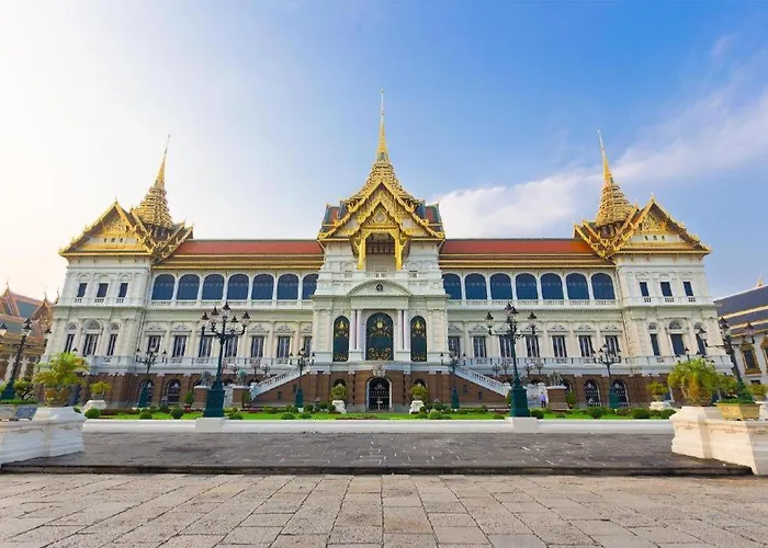 Thamrongin Hotel 3*
