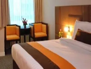 Thamrongin Hotel 3*